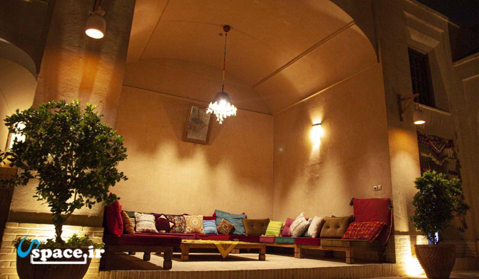 محوطه هتل سنتی هومان - یزد